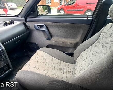 Серый ВАЗ 2111, объемом двигателя 1.6 л и пробегом 270 тыс. км за 2500 $, фото 3 на Automoto.ua