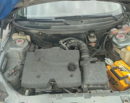 Серый ВАЗ 2111, объемом двигателя 1.6 л и пробегом 111 тыс. км за 999 $, фото 2 на Automoto.ua