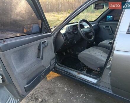 Серый ВАЗ 2111, объемом двигателя 1.5 л и пробегом 240 тыс. км за 999 $, фото 8 на Automoto.ua