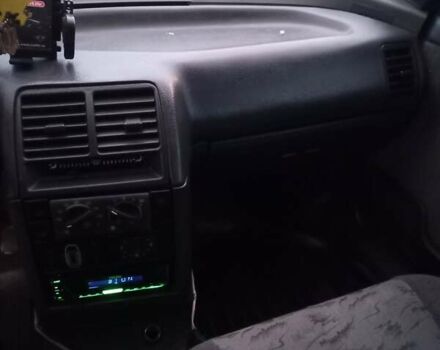 Серый ВАЗ 2111, объемом двигателя 1.6 л и пробегом 263 тыс. км за 1100 $, фото 13 на Automoto.ua