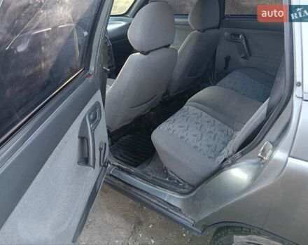 Серый ВАЗ 2111, объемом двигателя 1.5 л и пробегом 240 тыс. км за 999 $, фото 9 на Automoto.ua