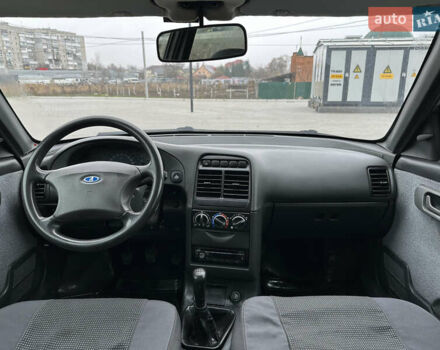 Серый ВАЗ 2111, объемом двигателя 1.5 л и пробегом 138 тыс. км за 2750 $, фото 18 на Automoto.ua