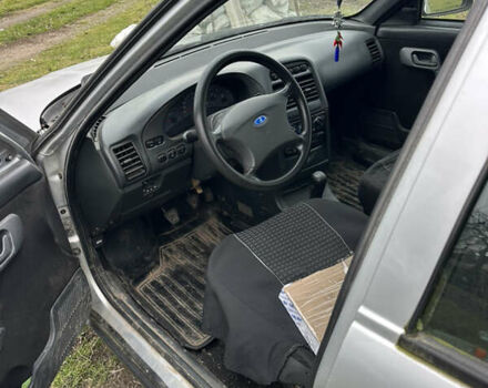 Серый ВАЗ 2111, объемом двигателя 1.6 л и пробегом 240 тыс. км за 1600 $, фото 3 на Automoto.ua