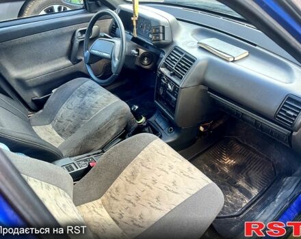 Синий ВАЗ 2111, объемом двигателя 1.6 л и пробегом 280 тыс. км за 1050 $, фото 5 на Automoto.ua