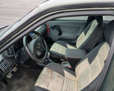 Зеленый ВАЗ 2111, объемом двигателя 1.5 л и пробегом 250 тыс. км за 2500 $, фото 1 на Automoto.ua