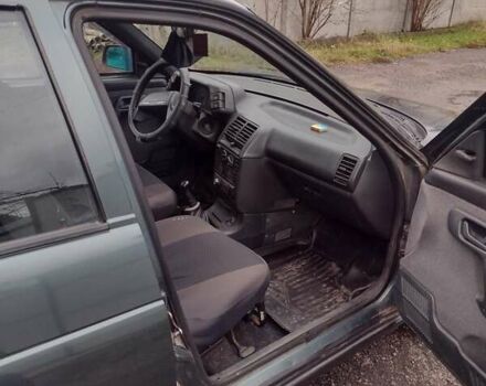 Зеленый ВАЗ 2111, объемом двигателя 1.6 л и пробегом 200 тыс. км за 3600 $, фото 4 на Automoto.ua