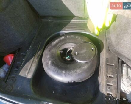 Зелений ВАЗ 2111, об'ємом двигуна 1.6 л та пробігом 288 тис. км за 2000 $, фото 10 на Automoto.ua