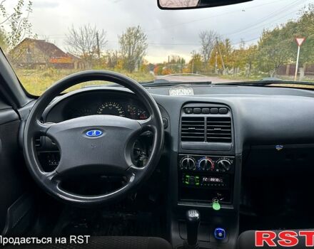 Зеленый ВАЗ 2111, объемом двигателя 1.6 л и пробегом 197 тыс. км за 2099 $, фото 7 на Automoto.ua