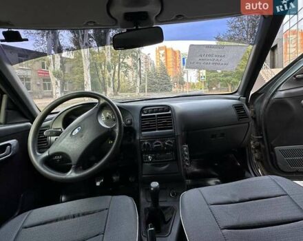 Зеленый ВАЗ 2111, объемом двигателя 1.6 л и пробегом 159 тыс. км за 3150 $, фото 13 на Automoto.ua