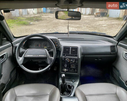 Чорний ВАЗ 2112, об'ємом двигуна 1.6 л та пробігом 250 тис. км за 1999 $, фото 10 на Automoto.ua