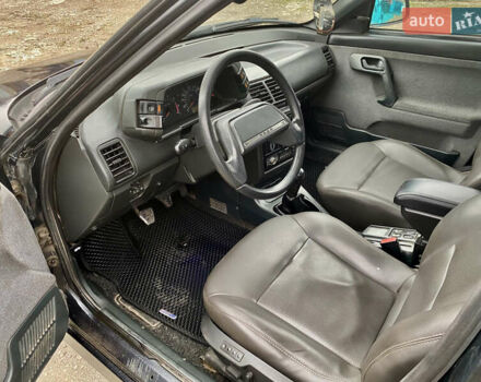 Чорний ВАЗ 2112, об'ємом двигуна 1.6 л та пробігом 250 тис. км за 1999 $, фото 6 на Automoto.ua