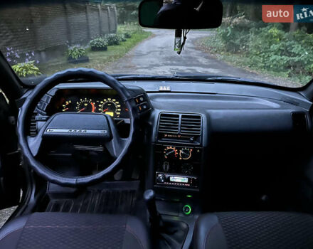 Чорний ВАЗ 2112, об'ємом двигуна 1.6 л та пробігом 163 тис. км за 1599 $, фото 1 на Automoto.ua