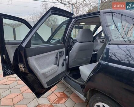 ВАЗ 2112 2008 в Первомайск на Automoto.ua Черный ВАЗ 2112, объемом двигателя 1.6 л и пробегом 96 тыс. км за 2700 $, фото 24 на Automoto.ua