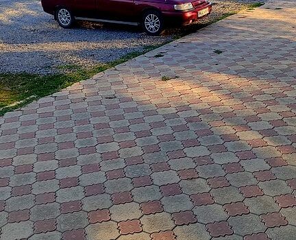 Червоний ВАЗ 2112, об'ємом двигуна 1.5 л та пробігом 276 тис. км за 1090 $, фото 1 на Automoto.ua