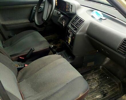 Жовтий ВАЗ 2112, об'ємом двигуна 1.6 л та пробігом 130 тис. км за 2250 $, фото 1 на Automoto.ua