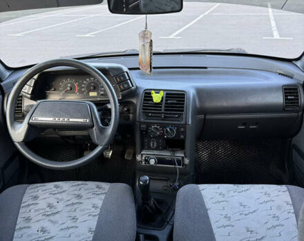 Серый ВАЗ 2112, объемом двигателя 1.6 л и пробегом 147 тыс. км за 2000 $, фото 5 на Automoto.ua