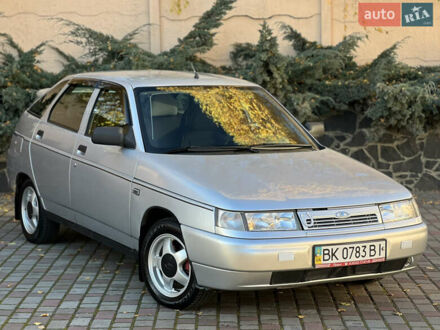 Серый ВАЗ 2112, объемом двигателя 1.6 л и пробегом 76 тыс. км за 2900 $, фото 1 на Automoto.ua