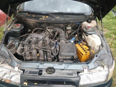 ВАЗ 2112 2006 у Новоукраинке на Automoto.ua Зелений ВАЗ 2112, об'ємом двигуна 1.6 л та пробігом 300 тис. км за 700 $, фото 1 на Automoto.ua