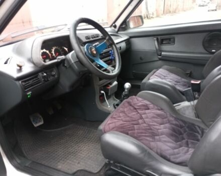 Білий ВАЗ 2113 Самара, об'ємом двигуна 1 л та пробігом 200 тис. км за 2350 $, фото 7 на Automoto.ua