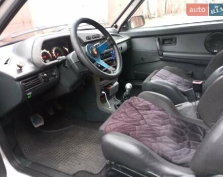 Белый ВАЗ 2113 Самара, объемом двигателя 1 л и пробегом 200 тыс. км за 2350 $, фото 6 на Automoto.ua