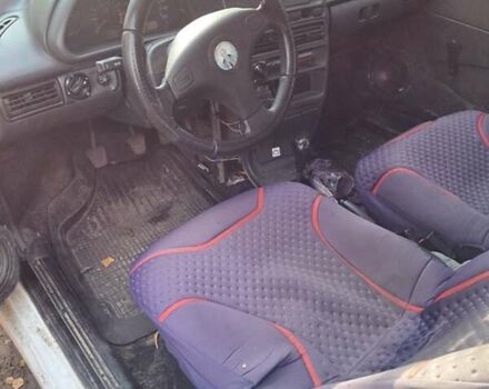 Белый ВАЗ 2113 Самара, объемом двигателя 1.6 л и пробегом 138 тыс. км за 1100 $, фото 3 на Automoto.ua