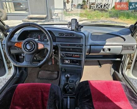 Белый ВАЗ 2113 Самара, объемом двигателя 1.6 л и пробегом 200 тыс. км за 2350 $, фото 10 на Automoto.ua