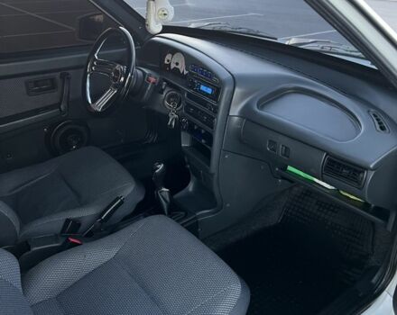 Белый ВАЗ 2113 Самара, объемом двигателя 1.6 л и пробегом 45 тыс. км за 3000 $, фото 18 на Automoto.ua