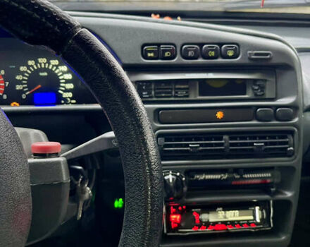 Черный ВАЗ 2113 Самара, объемом двигателя 1.6 л и пробегом 220 тыс. км за 1600 $, фото 6 на Automoto.ua