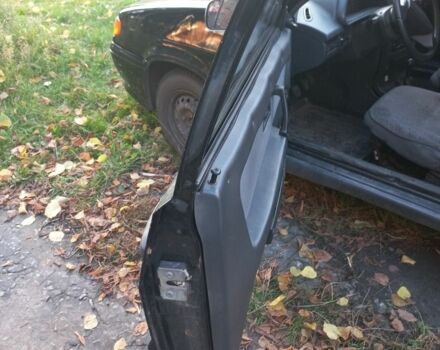 Чорний ВАЗ 2113 Самара, об'ємом двигуна 1.6 л та пробігом 135 тис. км за 1100 $, фото 5 на Automoto.ua