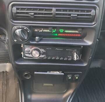 Черный ВАЗ 2113 Самара, объемом двигателя 1.6 л и пробегом 220 тыс. км за 1900 $, фото 9 на Automoto.ua