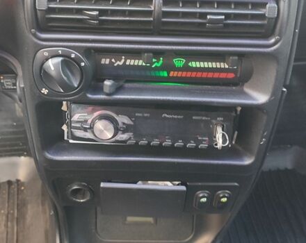 Черный ВАЗ 2113 Самара, объемом двигателя 1.6 л и пробегом 220 тыс. км за 1900 $, фото 10 на Automoto.ua