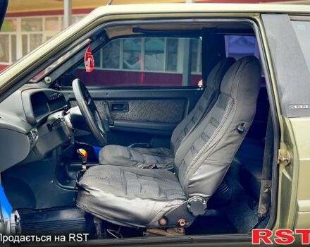 ВАЗ 2113 Самара, объемом двигателя 16 л и пробегом 200 тыс. км за 1600 $, фото 11 на Automoto.ua