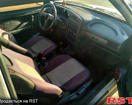 Серый ВАЗ 2113 Самара, объемом двигателя 1.5 л и пробегом 300 тыс. км за 1000 $, фото 2 на Automoto.ua