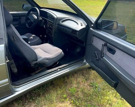 Серый ВАЗ 2113 Самара, объемом двигателя 1.6 л и пробегом 280 тыс. км за 1700 $, фото 4 на Automoto.ua