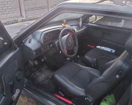 Зеленый ВАЗ 2113 Самара, объемом двигателя 1.5 л и пробегом 260 тыс. км за 3200 $, фото 4 на Automoto.ua