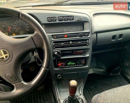 Зелений ВАЗ 2113 Самара, об'ємом двигуна 1.5 л та пробігом 140 тис. км за 2900 $, фото 3 на Automoto.ua