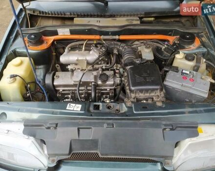 Зелений ВАЗ 2113 Самара, об'ємом двигуна 1.5 л та пробігом 200 тис. км за 30000 $, фото 6 на Automoto.ua