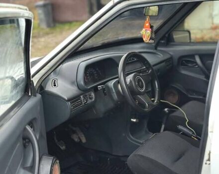 Белый ВАЗ 2114 Самара, объемом двигателя 1.6 л и пробегом 200 тыс. км за 1600 $, фото 4 на Automoto.ua