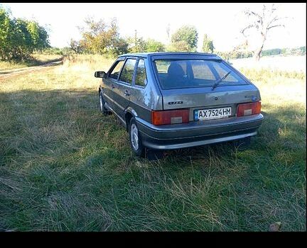 Серый ВАЗ 2114 Самара, объемом двигателя 1.6 л и пробегом 165 тыс. км за 2000 $, фото 5 на Automoto.ua