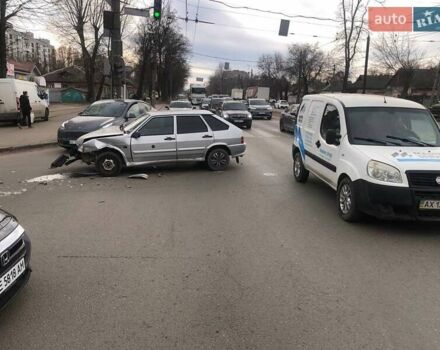 Сірий ВАЗ 2114 Самара, об'ємом двигуна 1.6 л та пробігом 235 тис. км за 900 $, фото 4 на Automoto.ua