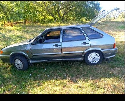 Серый ВАЗ 2114 Самара, объемом двигателя 1.6 л и пробегом 165 тыс. км за 2000 $, фото 3 на Automoto.ua