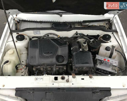 Белый ВАЗ 2115 Самара, объемом двигателя 1.6 л и пробегом 295 тыс. км за 1900 $, фото 9 на Automoto.ua