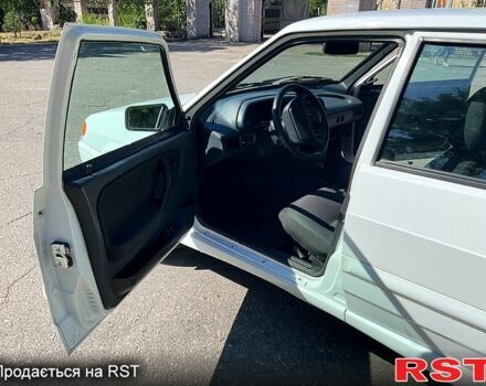 Белый ВАЗ 2115 Самара, объемом двигателя 1.6 л и пробегом 170 тыс. км за 3000 $, фото 3 на Automoto.ua
