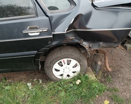 Черный ВАЗ 2115 Самара, объемом двигателя 1.5 л и пробегом 290 тыс. км за 1000 $, фото 3 на Automoto.ua