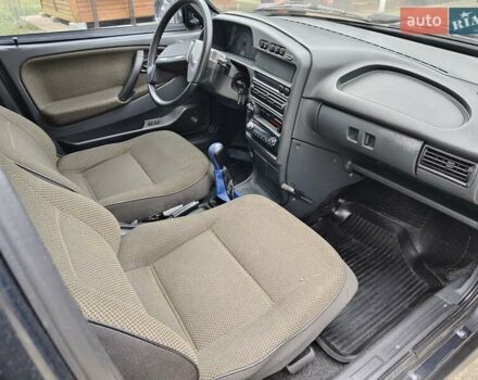 Черный ВАЗ 2115 Самара, объемом двигателя 1.5 л и пробегом 140 тыс. км за 1900 $, фото 13 на Automoto.ua