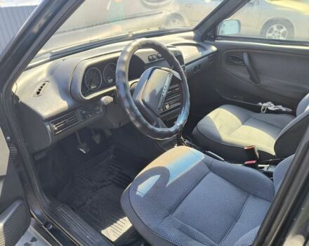 Черный ВАЗ 2115 Самара, объемом двигателя 1.6 л и пробегом 290 тыс. км за 1200 $, фото 5 на Automoto.ua