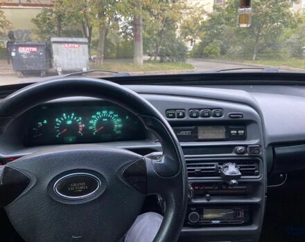 Черный ВАЗ 2115 Самара, объемом двигателя 1.6 л и пробегом 420 тыс. км за 2000 $, фото 5 на Automoto.ua