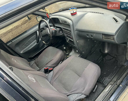 Чорний ВАЗ 2115 Самара, об'ємом двигуна 1.6 л та пробігом 280 тис. км за 1250 $, фото 4 на Automoto.ua