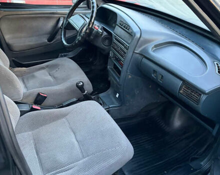 Чорний ВАЗ 2115 Самара, об'ємом двигуна 1.6 л та пробігом 235 тис. км за 1600 $, фото 6 на Automoto.ua