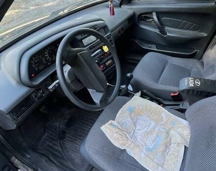 Чорний ВАЗ 2115 Самара, об'ємом двигуна 1.6 л та пробігом 176 тис. км за 2100 $, фото 3 на Automoto.ua